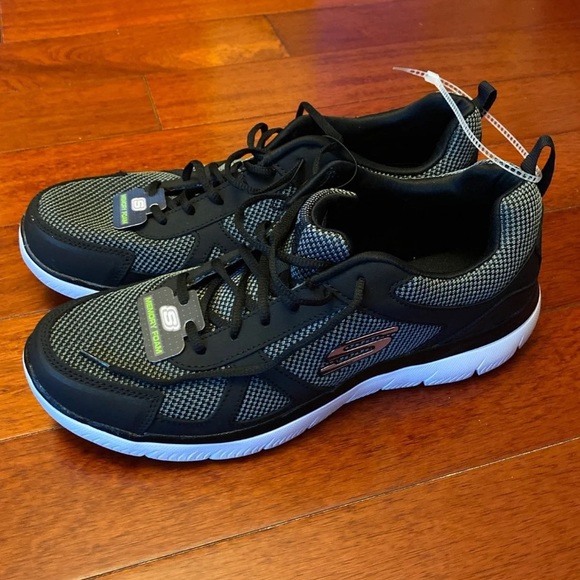 mens skechers lightweight shoes
